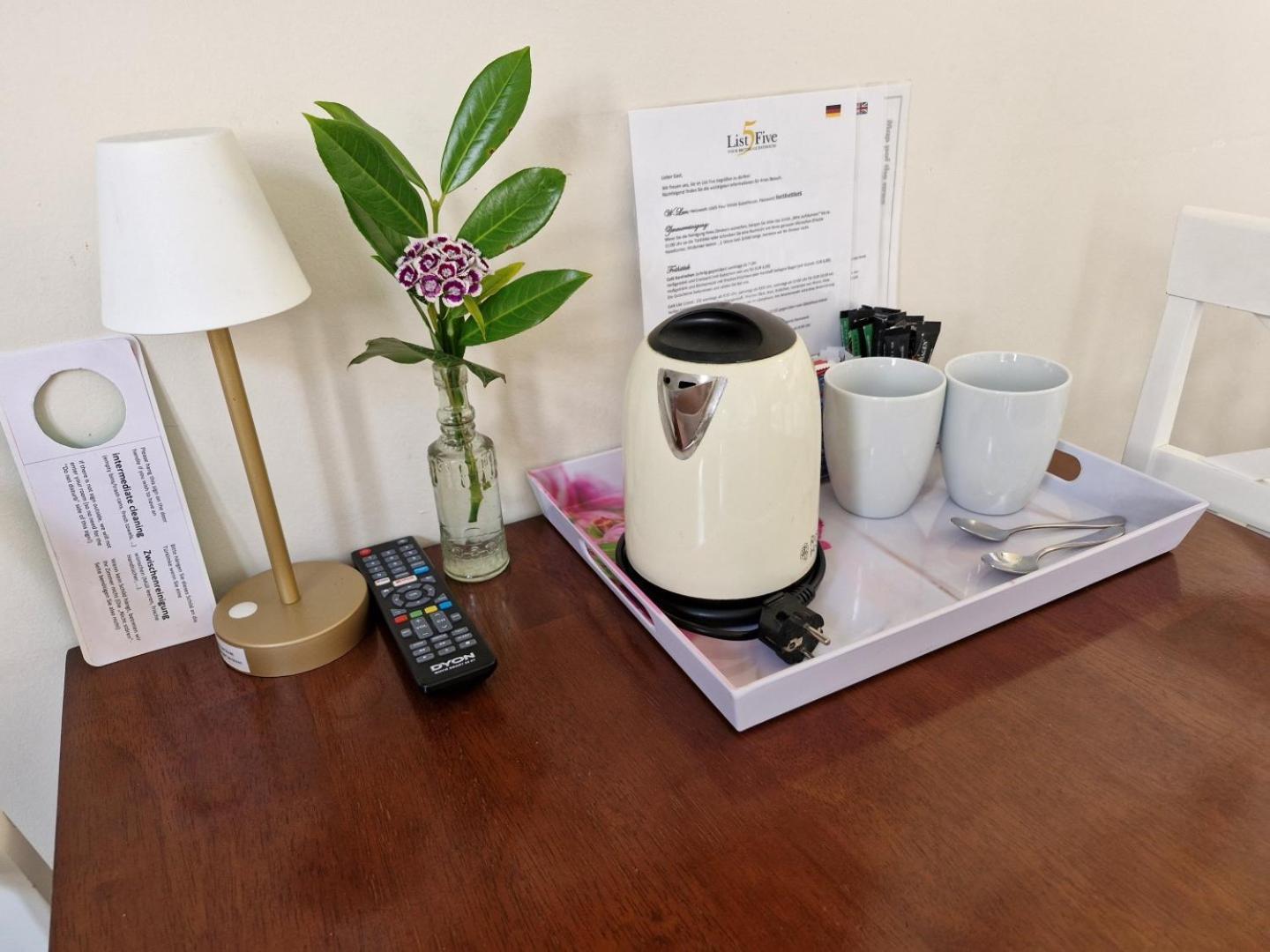 List Five - Your British Guesthouse Stuttgart Ngoại thất bức ảnh