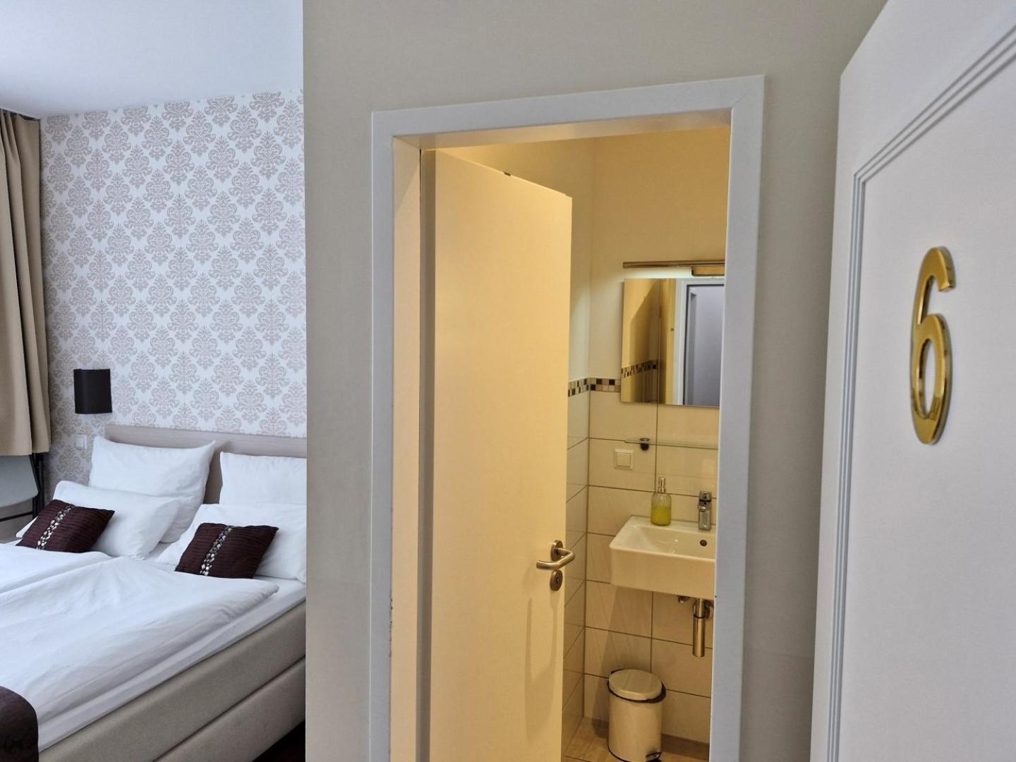 List Five - Your British Guesthouse Stuttgart Ngoại thất bức ảnh