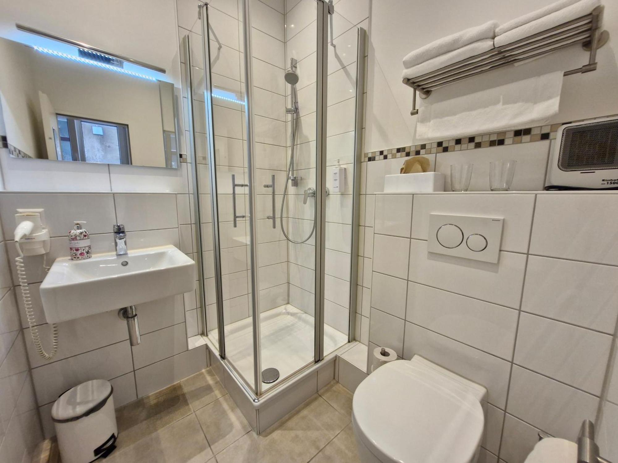 List Five - Your British Guesthouse Stuttgart Ngoại thất bức ảnh