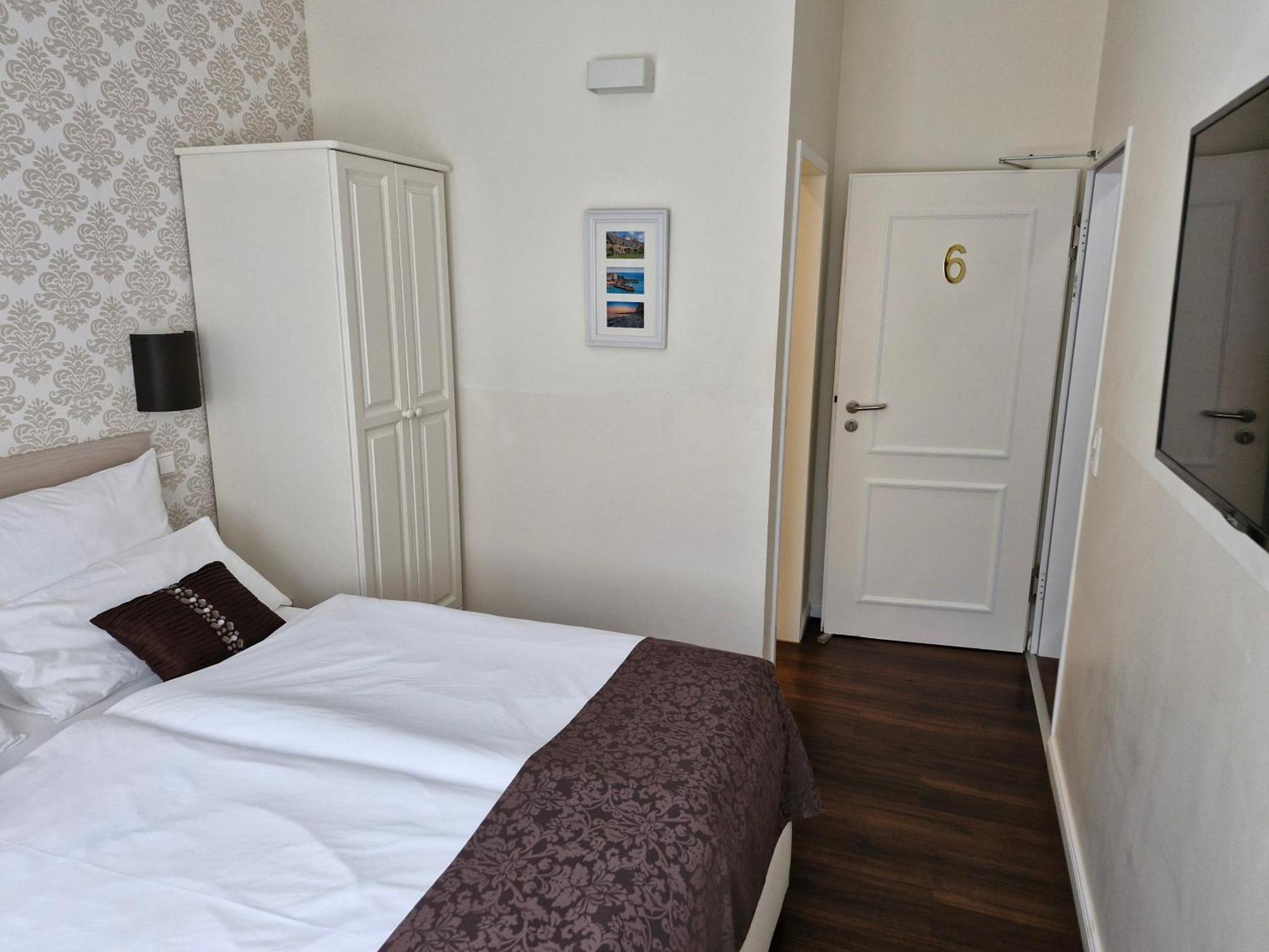 List Five - Your British Guesthouse Stuttgart Ngoại thất bức ảnh