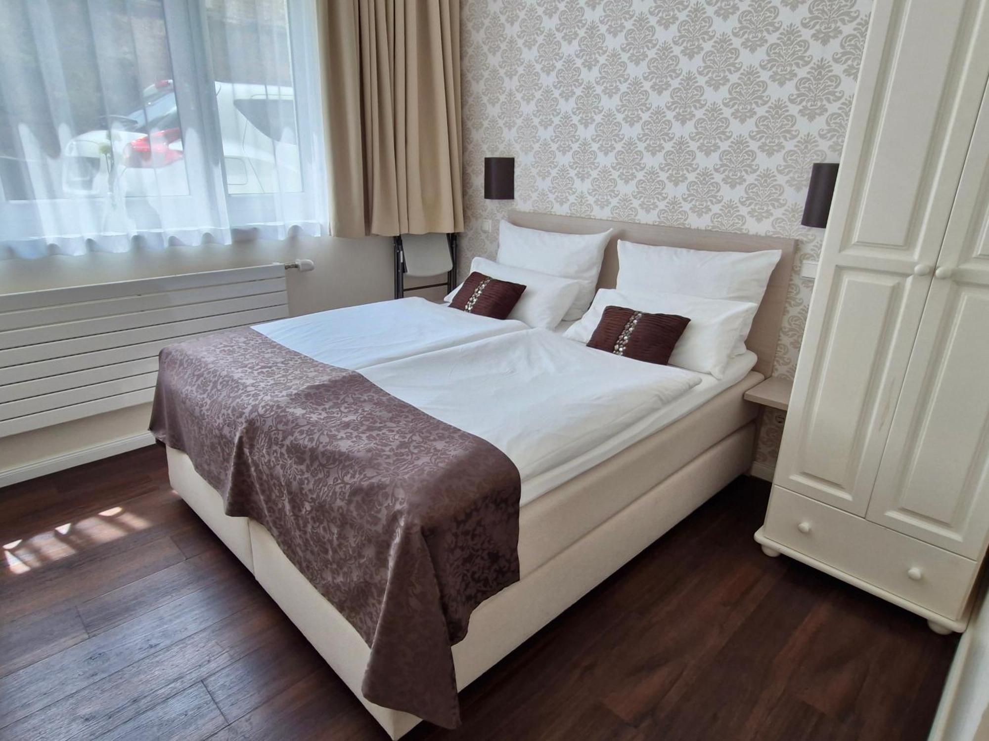 List Five - Your British Guesthouse Stuttgart Ngoại thất bức ảnh
