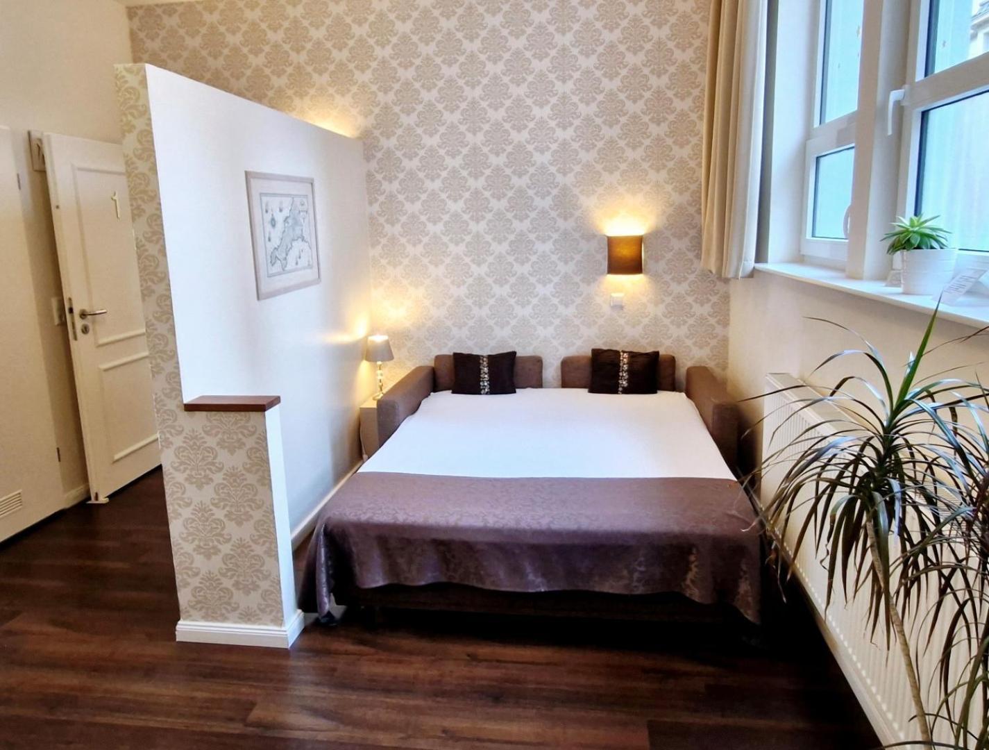 List Five - Your British Guesthouse Stuttgart Ngoại thất bức ảnh