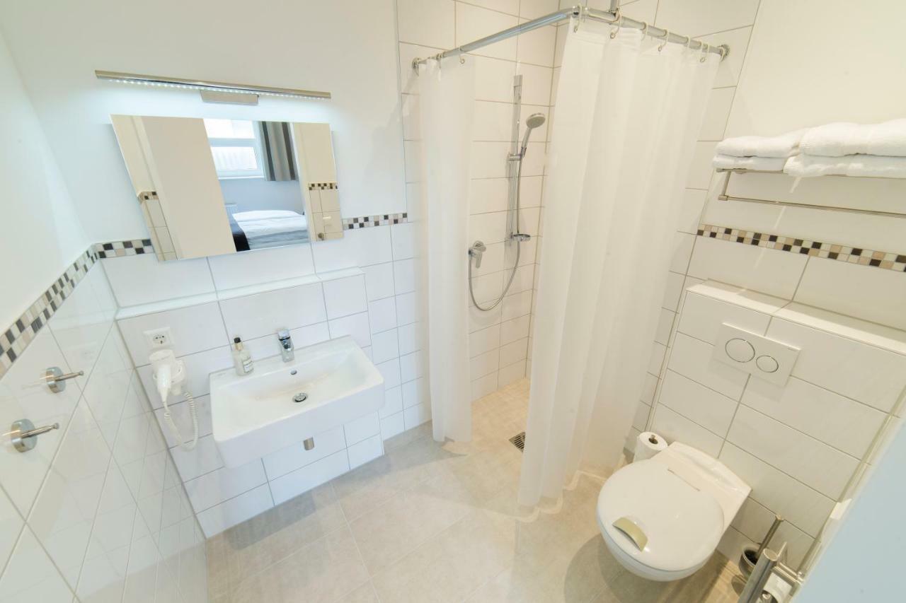 List Five - Your British Guesthouse Stuttgart Ngoại thất bức ảnh